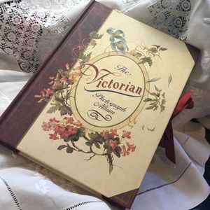 NWOT Victorian Style Photo Album